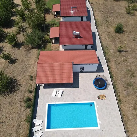 Buna Hills Villa *