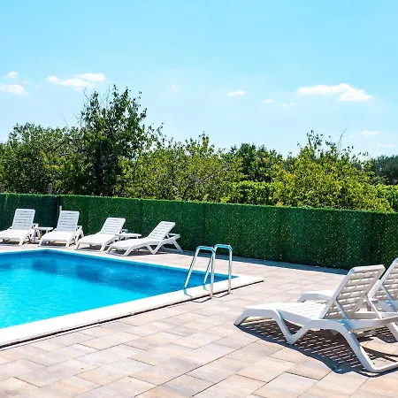Buna Hills Villa *